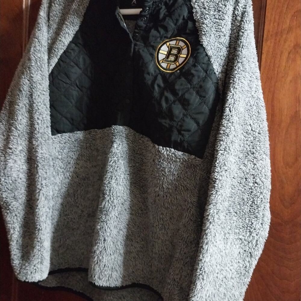 Boston Bruins Antigua Women's Sherpa Pullover Jacket